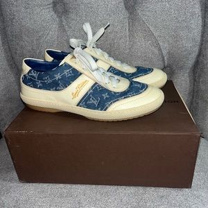 Louis Vuitton monogram sneakers, CREAM AND DENIM. Size 6